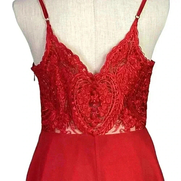 Lulus Skater Dress Womens M Red Lace Button Back Cocktail Flirting with Forever - Picture 6 of 11